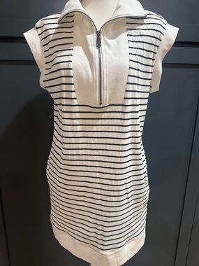 Striped Sleeveless Zip-Front Knit shirt Dress - White & Black Size SM w/ pockets